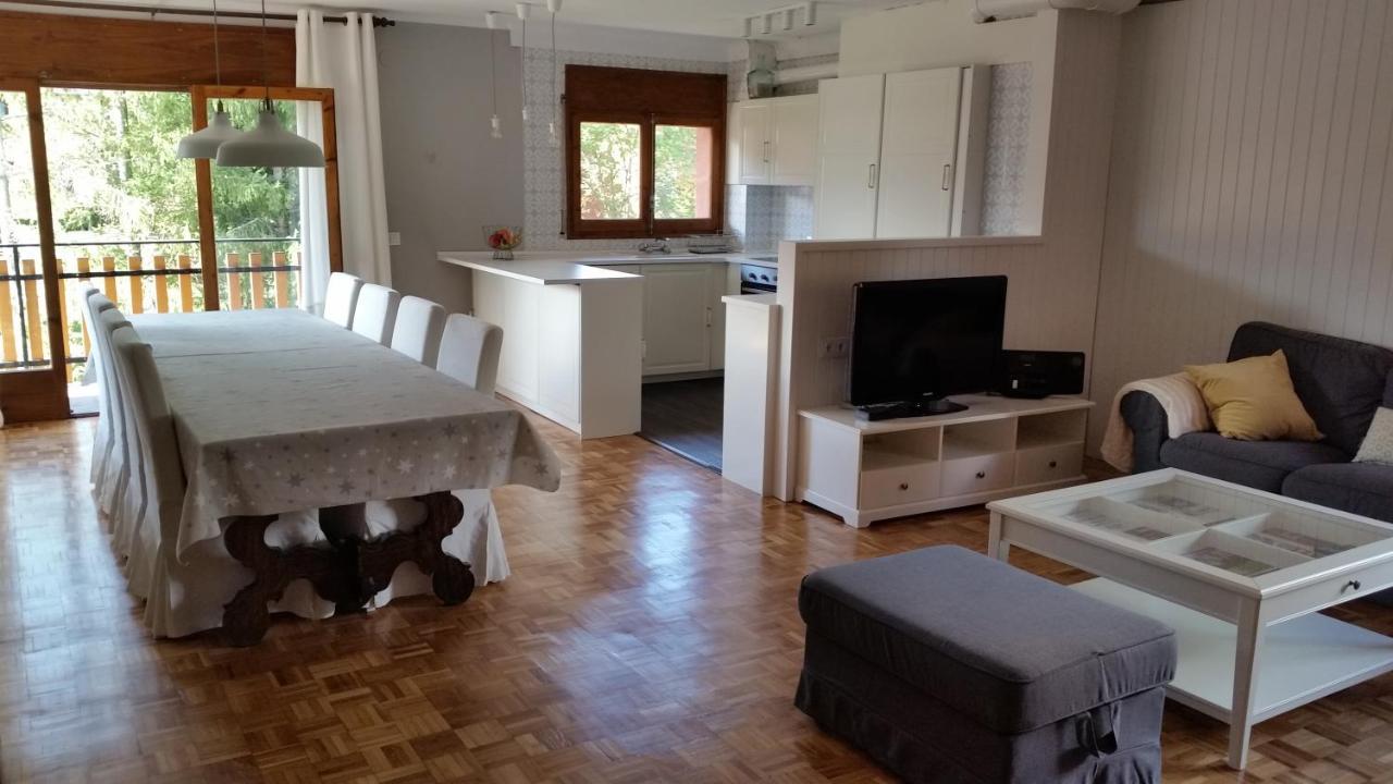 Amplio Apartamento Con Piscina En ييفيا المظهر الخارجي الصورة