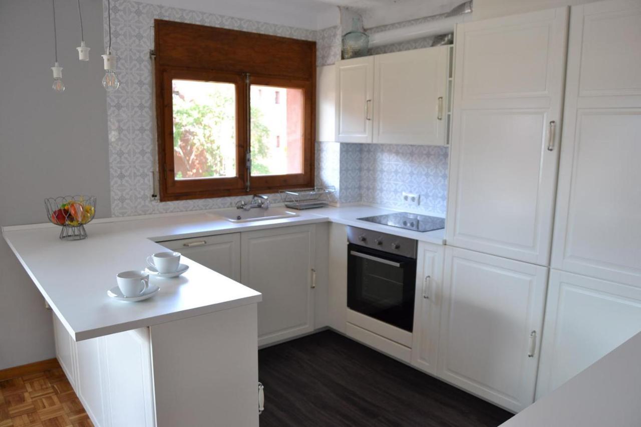 Amplio Apartamento Con Piscina En ييفيا المظهر الخارجي الصورة